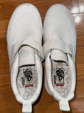Vans White Leather Hook-and-Loop Sneakers skate board pro.